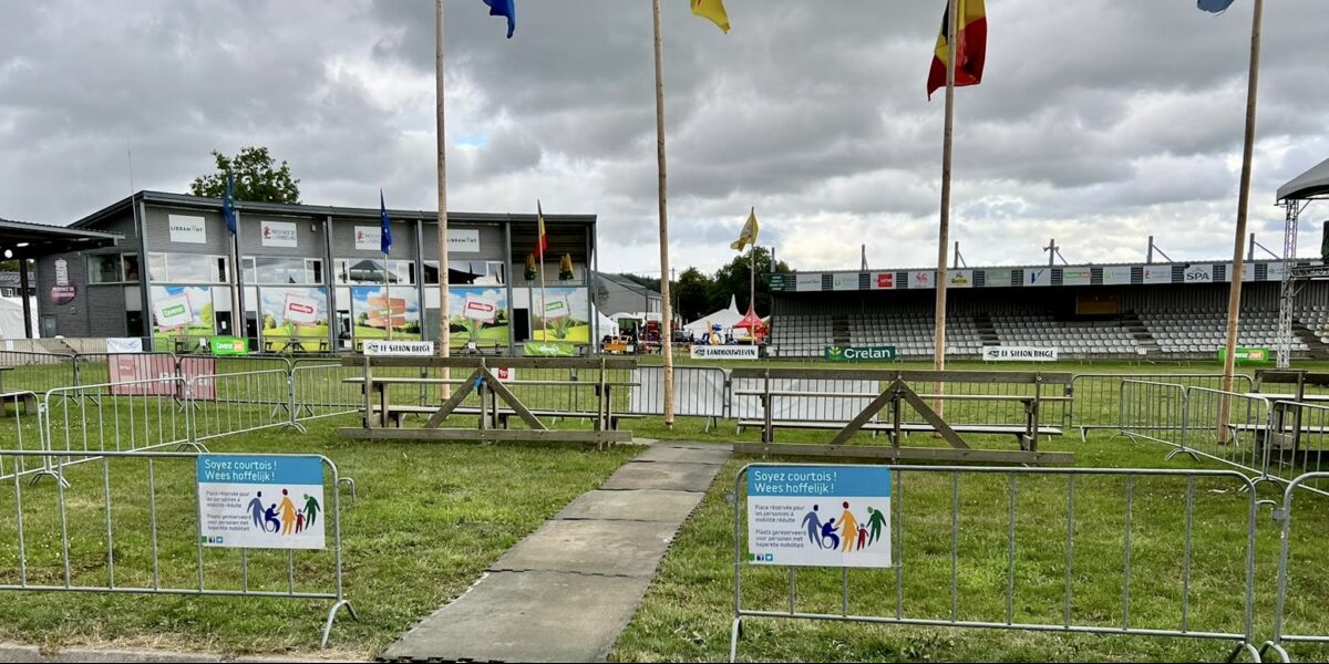 Plateforme réservée en bordure du Grand Ring